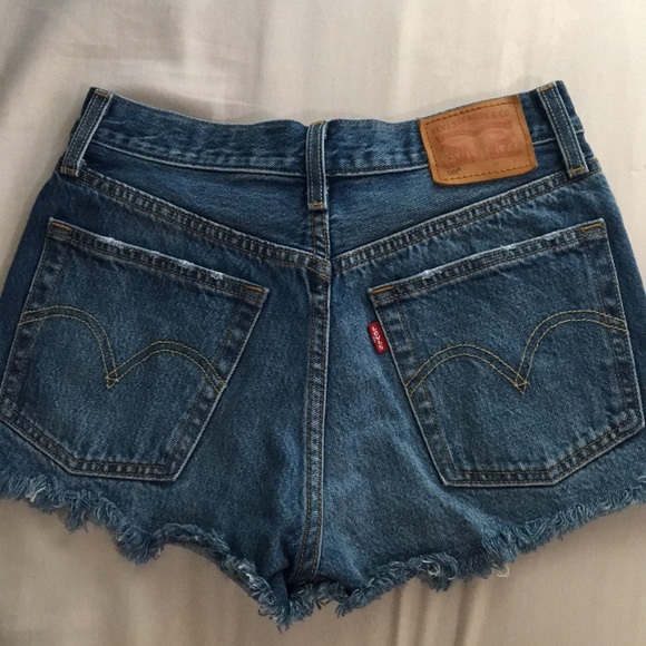 ✨NWOT Levi’s 501 high waisted denim shorts - Picture 3 of 4